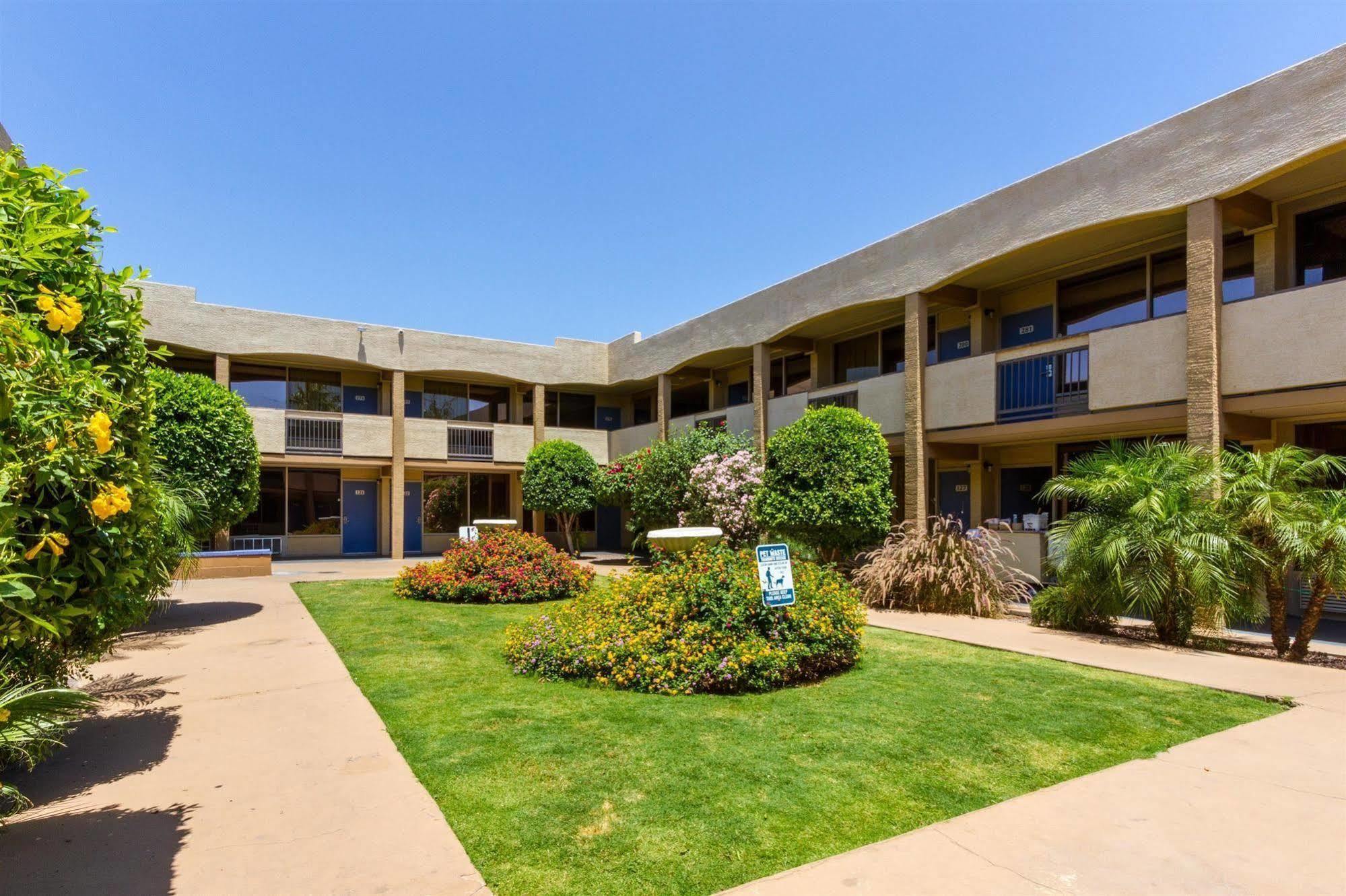 Motel 6 Glendale Az Exterior photo